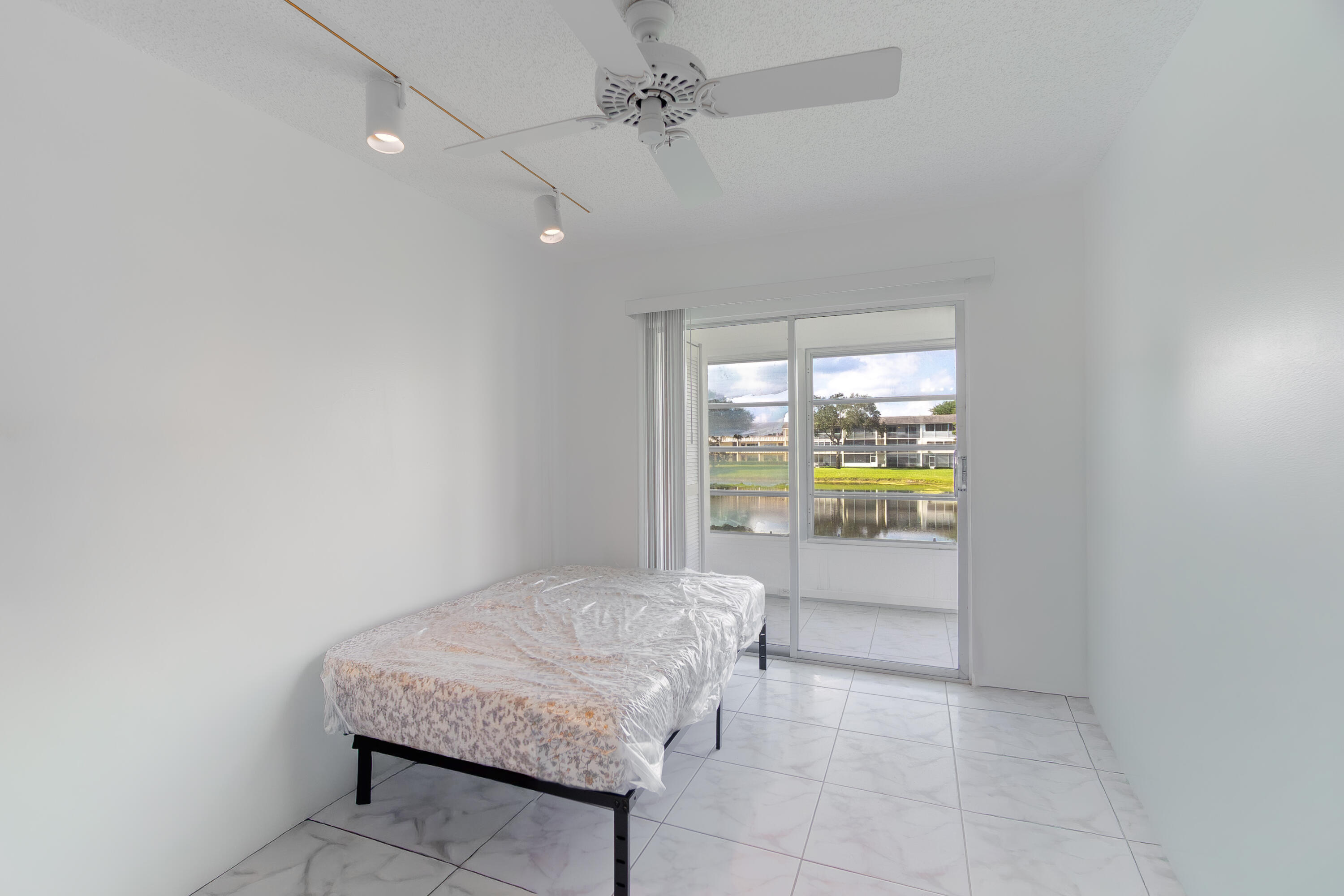 351 Mansfield Drive, Unit 351 Boca Raton, FL 33434 - Photo 4 of 13 DSC06585