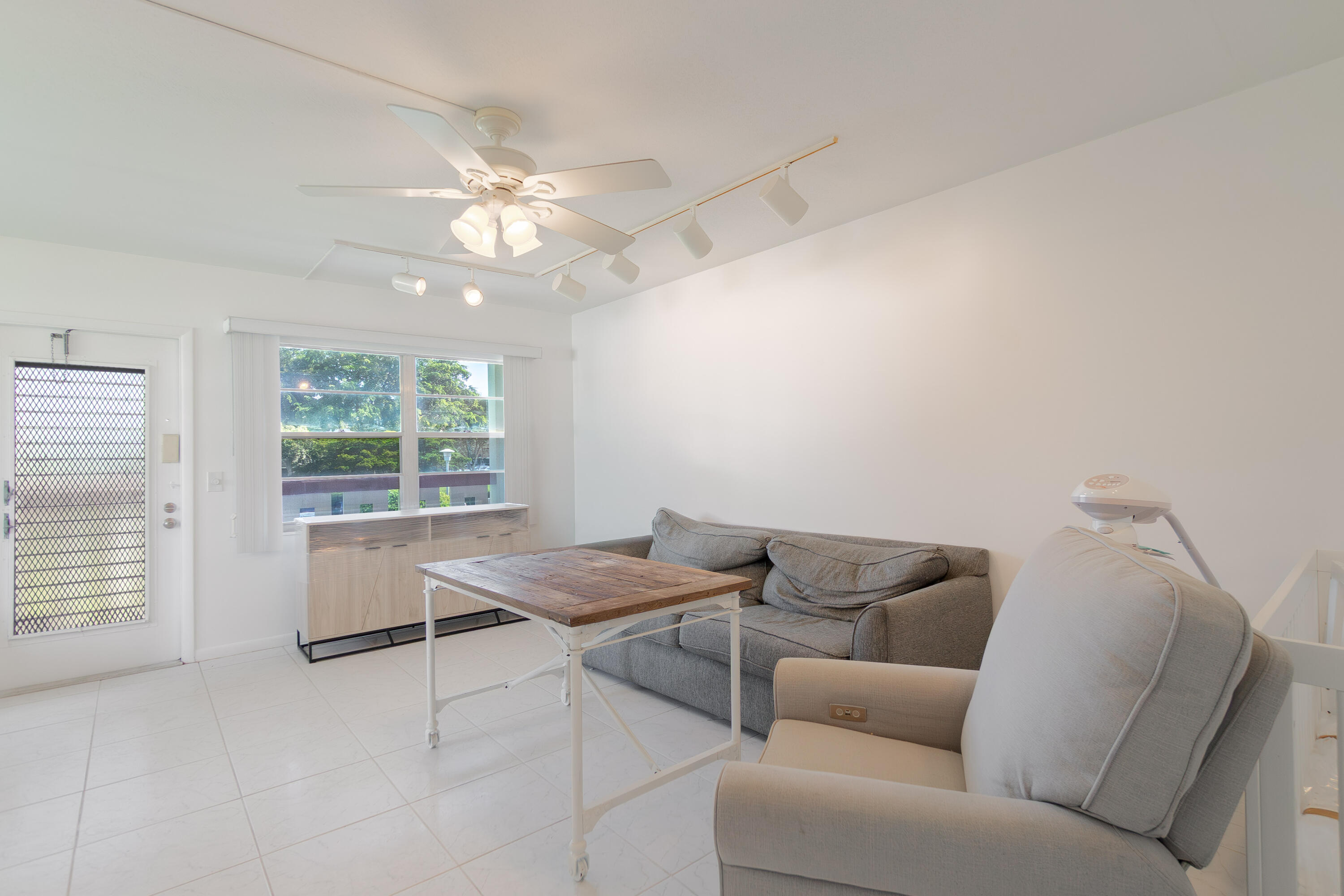 351 Mansfield Drive, Unit 351 Boca Raton, FL 33434 - Photo 8 of 13 DSC06597