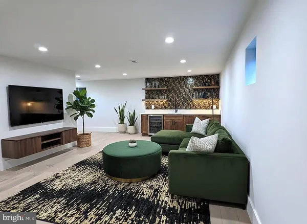 $2,199,999 | 818 North Edgewood Street, Arlington, VA 22201