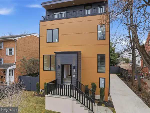 $2,199,999 | 818 North Edgewood Street, Arlington, VA 22201