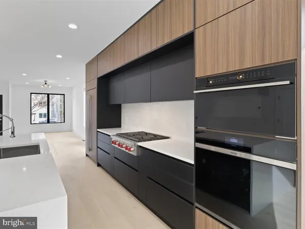 $2,199,999 | 818 North Edgewood Street, Arlington, VA 22201