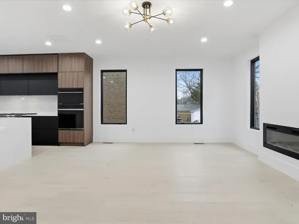 $2,199,999 | 818 North Edgewood Street, Arlington, VA 22201