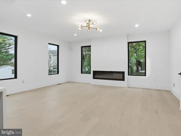 $2,199,999 | 818 North Edgewood Street, Arlington, VA 22201