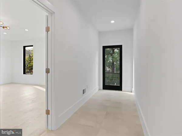 $2,199,999 | 818 North Edgewood Street, Arlington, VA 22201
