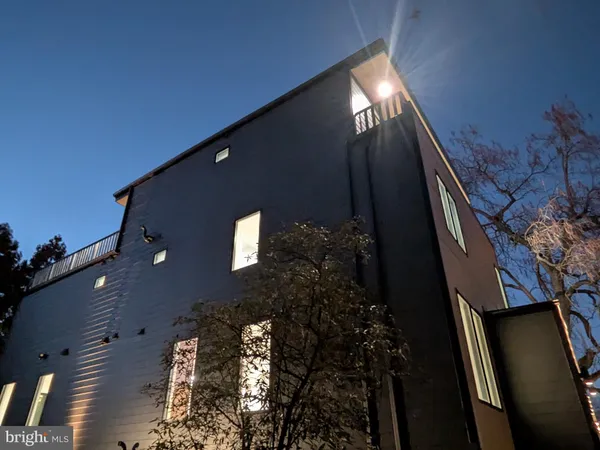 $2,199,999 | 818 North Edgewood Street, Arlington, VA 22201