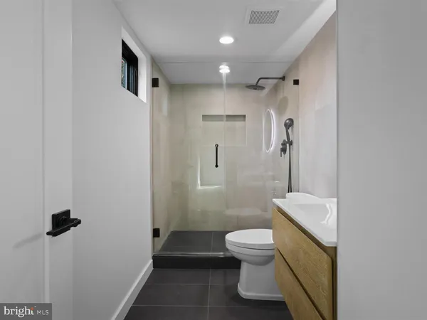 $2,199,999 | 818 North Edgewood Street, Arlington, VA 22201