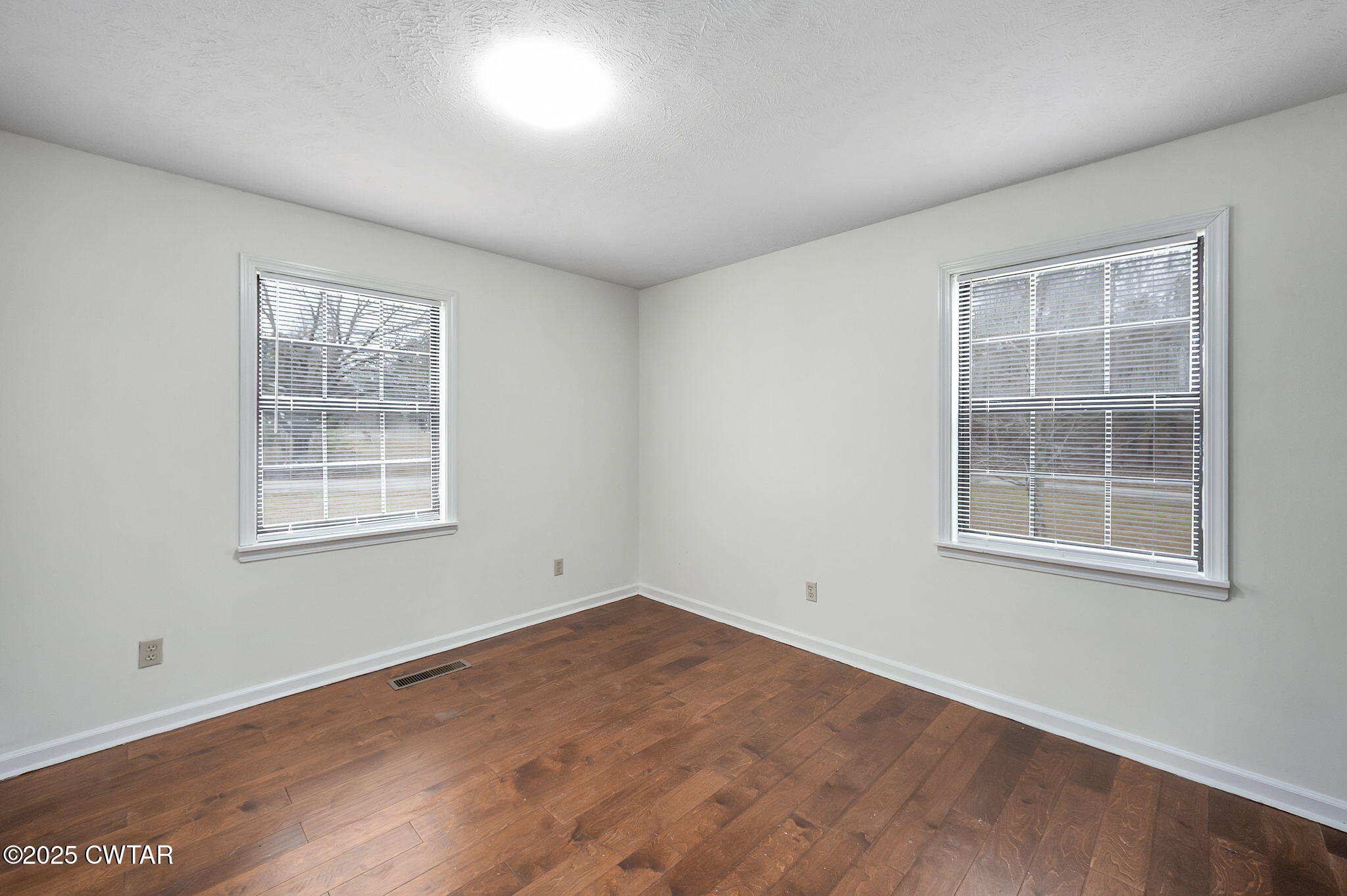 21 Carol Road Huron, TN 38345 - Photo 13 of 29 an empty room with a window