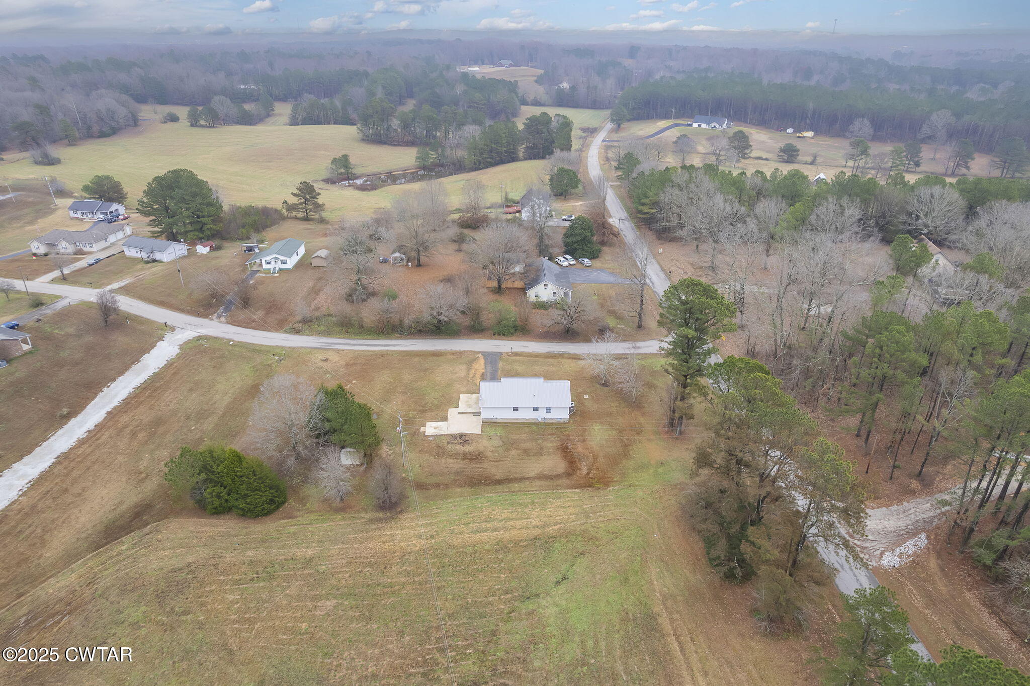 21 Carol Road Huron, TN 38345 - Photo 19 of 29 a view of city from a balcony