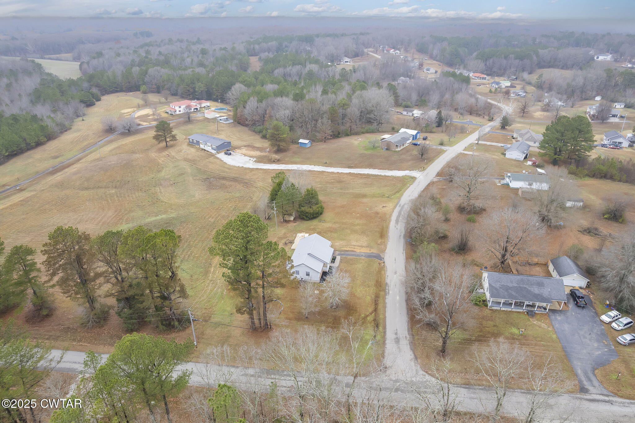 21 Carol Road Huron, TN 38345 - Photo 20 of 29 a view of a fountain in a yard
