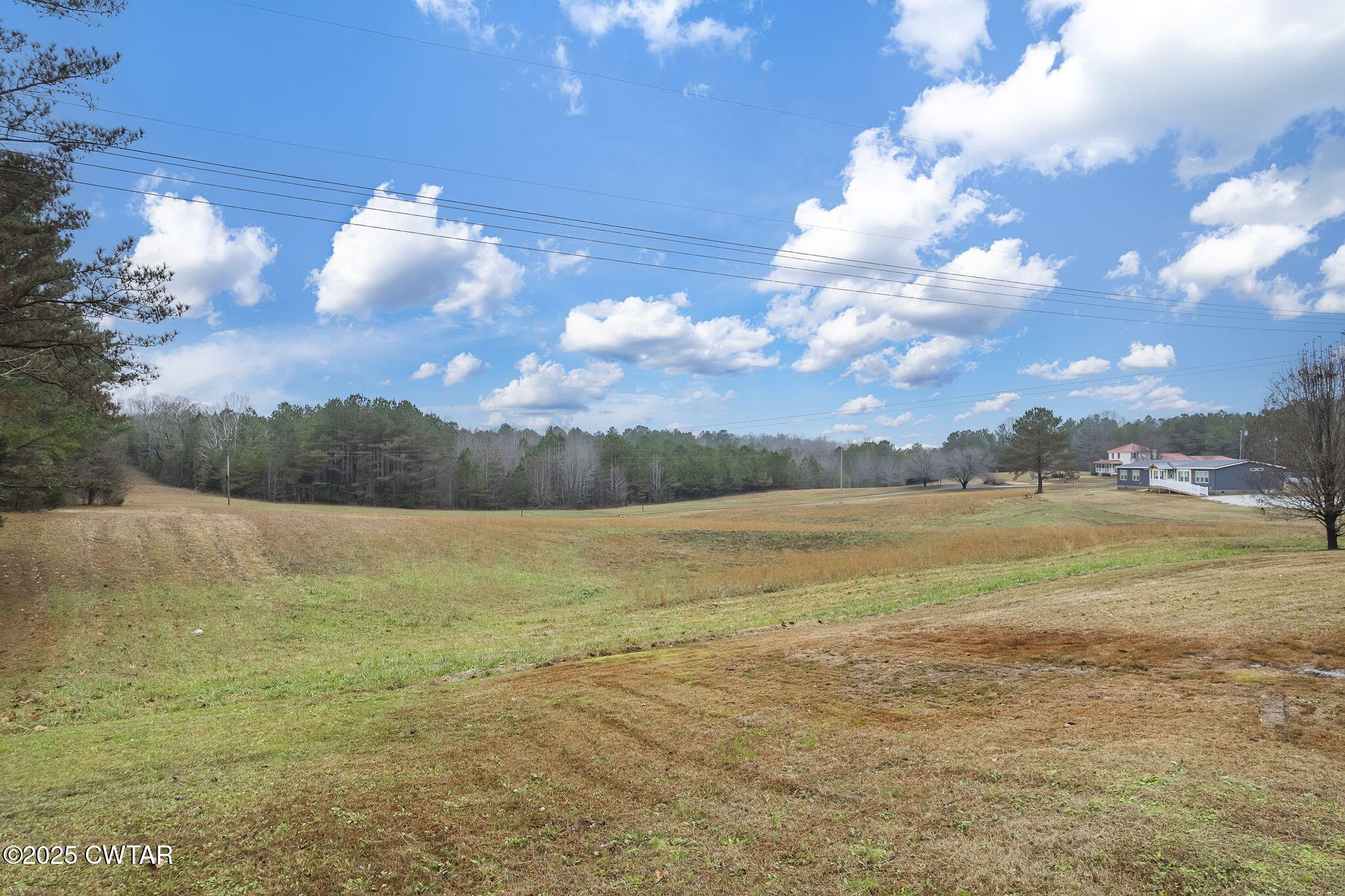 21 Carol Road Huron, TN 38345 - Photo 7 of 29 a view of an ocean and beach
