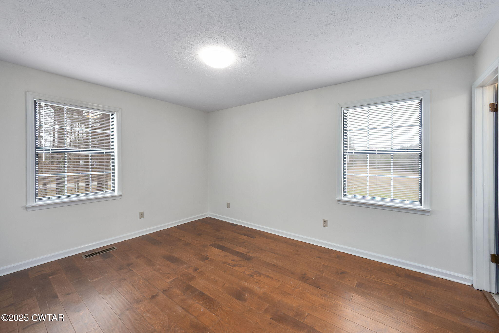 21 Carol Road Huron, TN 38345 - Photo 10 of 29 an empty room with a window