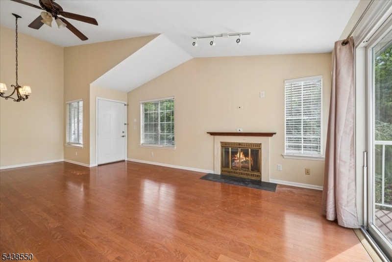 40 Ray Court Bedminster, NJ 07921 - Photo 7 of 25