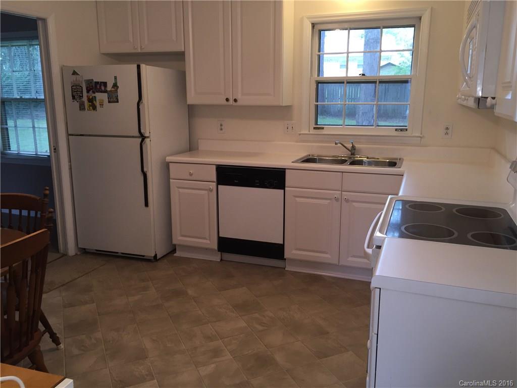 301 Clearbrook Road Matthews, NC 28105 - Photo 5 of 15 Gallery Image 5