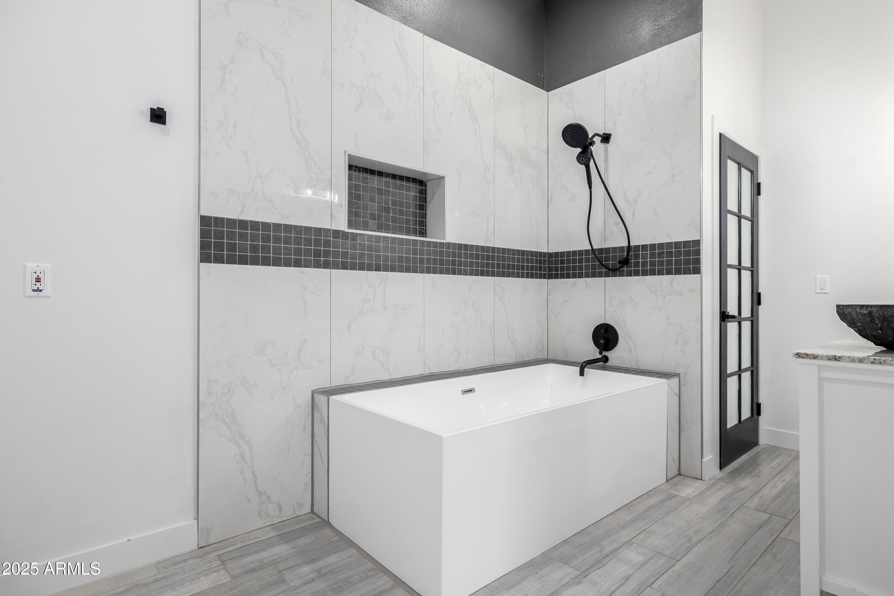 1807 West Joy Ranch Road Phoenix, AZ 85086 - Photo 24 of 49 a utility room with dryer and washer