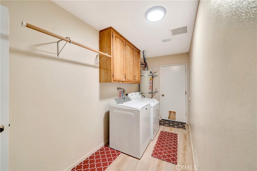 729 North Sunland Drive Ridgecrest, CA 93555 - Photo 39 of 52 a bathroom with a sink a toilet and shower