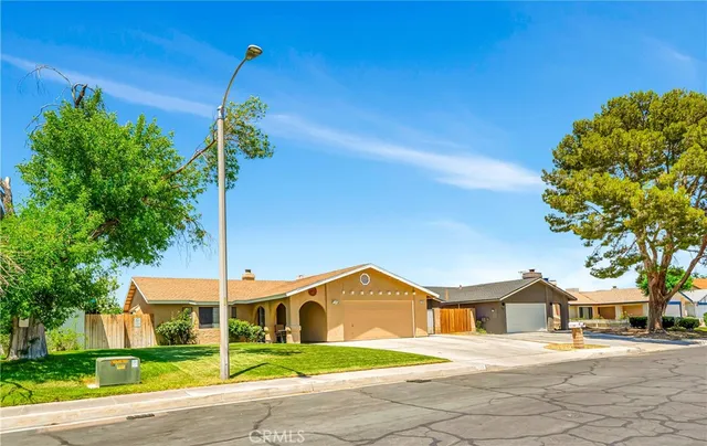 $299,900 | 729 North Sunland Drive, Ridgecrest, CA 93555