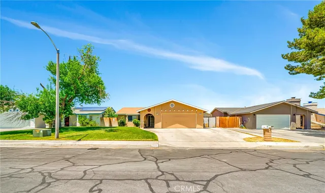 $299,900 | 729 North Sunland Drive, Ridgecrest, CA 93555