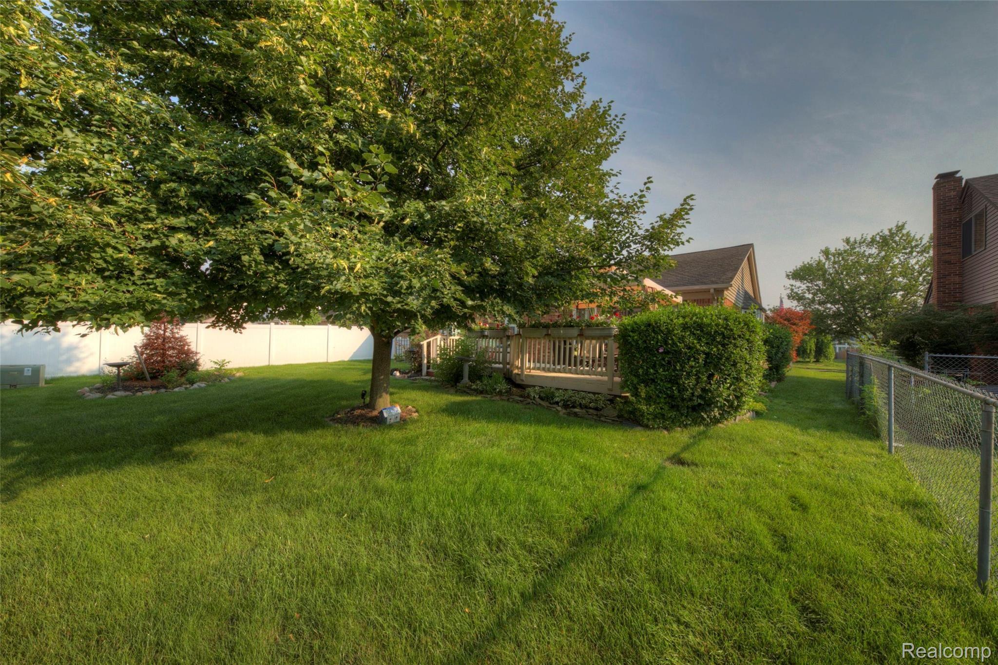 45133 Rector Drive Canton, MI 48188 - Photo 36 of 36 36 Backyard.jpg
