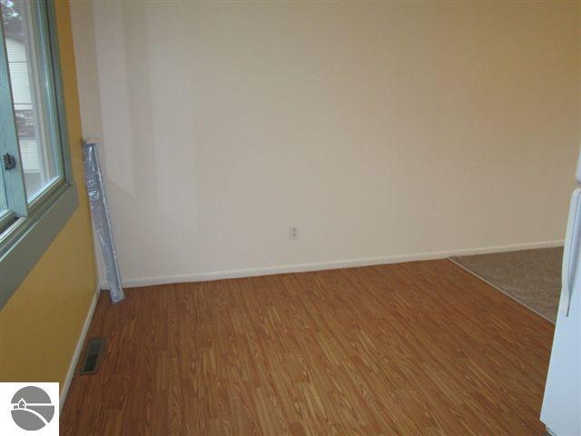4919 Silver Pines Road Traverse City, MI 49685 - Photo 9 of 17 1745629-8.JPG