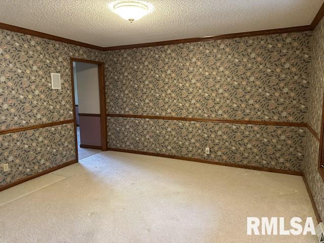 2524 Greenbriar Road Springfield, IL 62704 - Photo 4 of 28