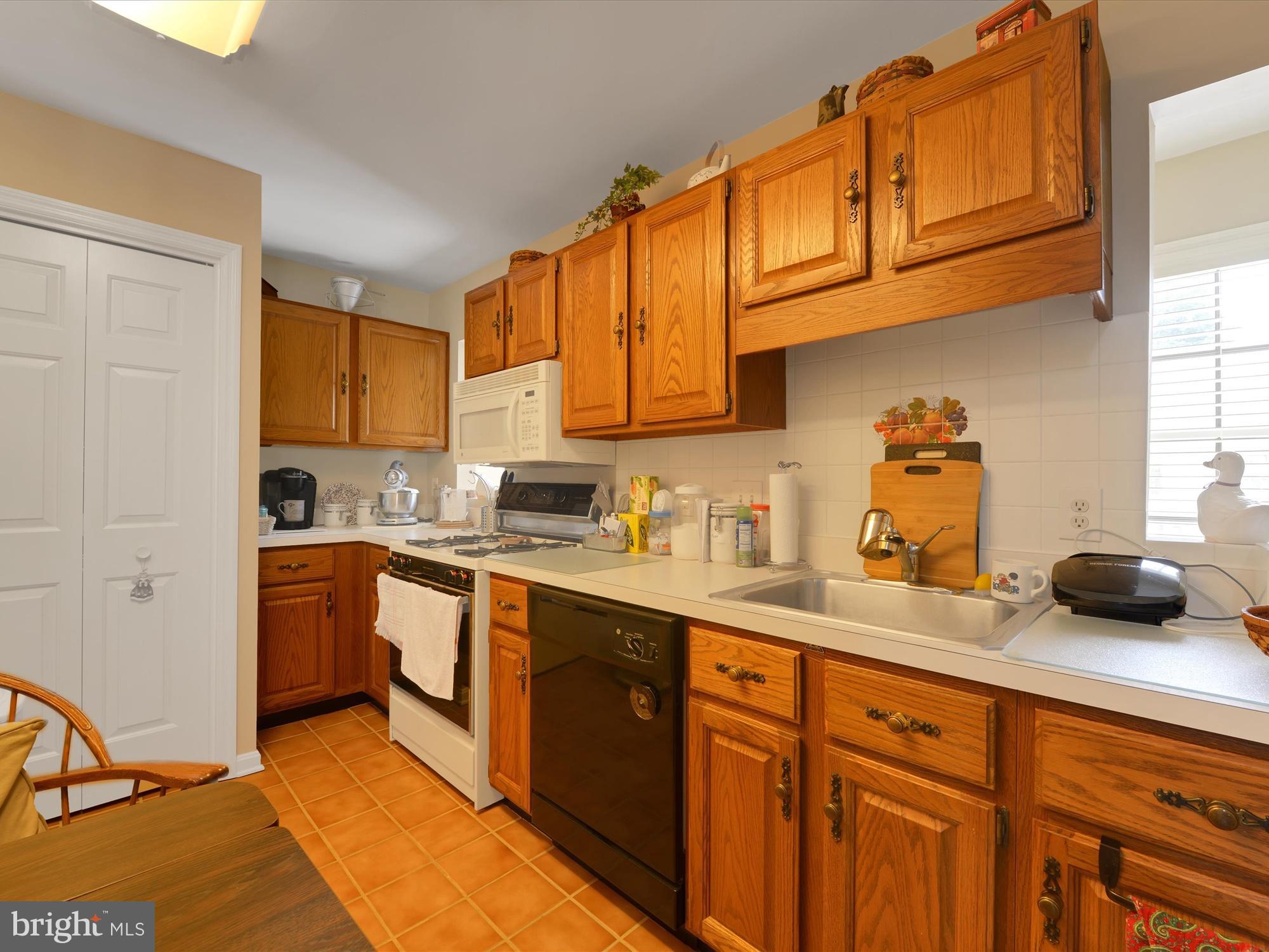 16 Amberly Way Lititz, PA 17543 - Photo 14 of 24 Kitchen