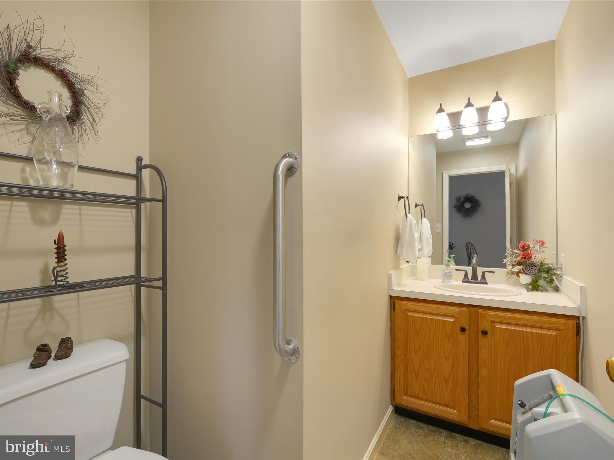 16 Amberly Way Lititz, PA 17543 - Photo 22 of 24 Bathroom 2