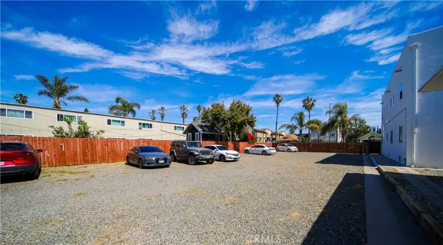 $899,000 | 1121 Pacific Avenue, Long Beach, CA 90813