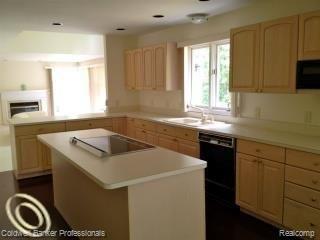 5590 Walnut Ridge Circle West Bloomfield, MI 48322 - Photo 8 of 16