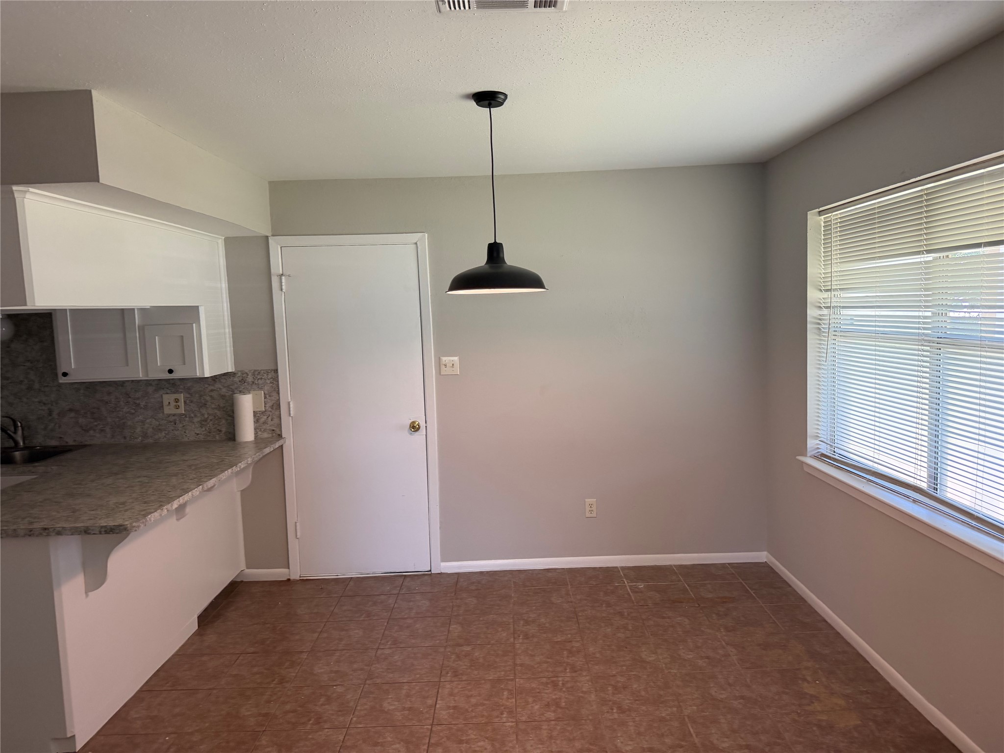 719 Pine Terrace Prairie View, TX 77445 - Photo 5 of 9 Gallery Image 5