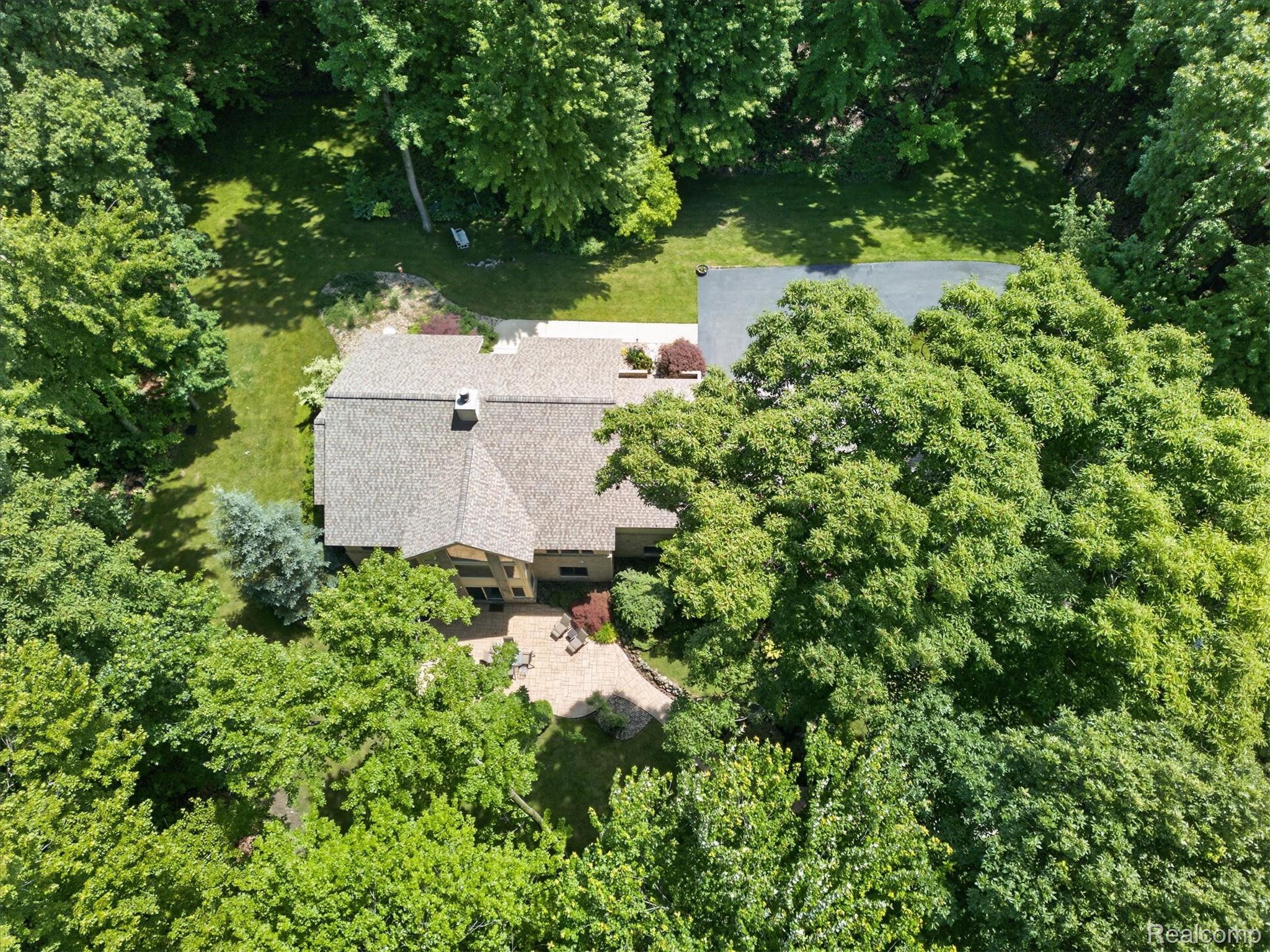 5388 Hartland Road Fenton, MI 48430 - Photo 69 of 74 69-5388-Hartland-Rd-WindowStill.jpg