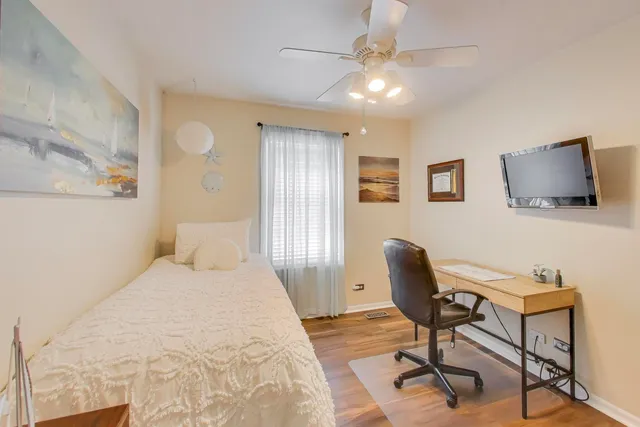 $375,000 | 331 White Tail Drive, Hainesville, IL 60030