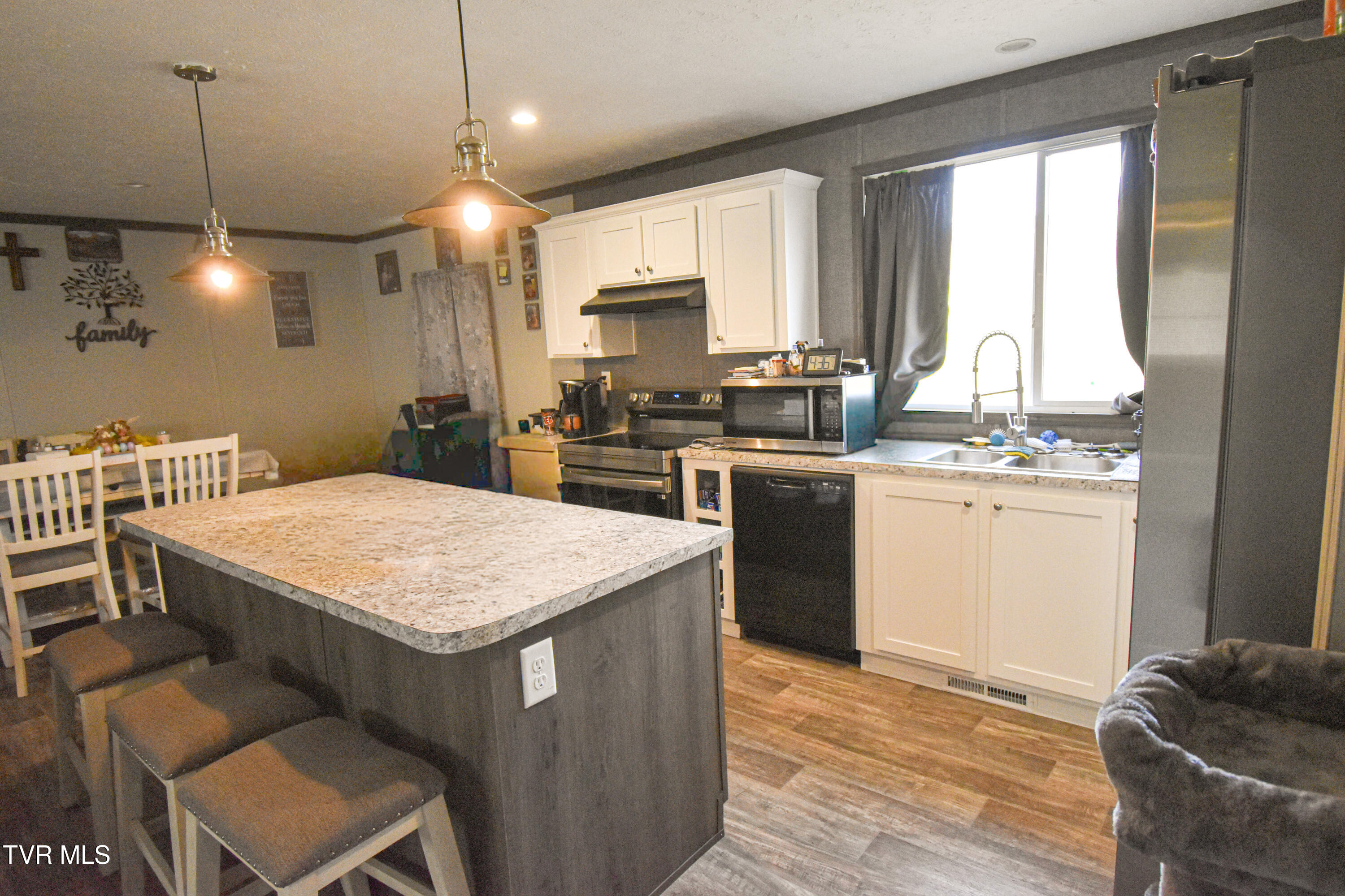 255 Rolling Hills Road Church Hill, TN 37642 - Photo 4 of 53 eat in kitchen