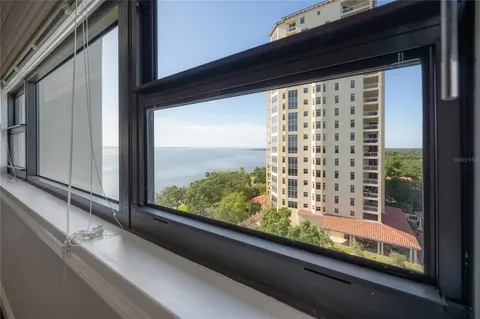 $575,000 | 4141 Bayshore Boulevard, Unit 1003, Tampa, FL 33611