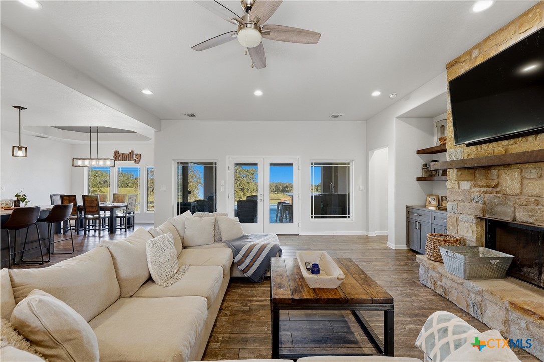 494 Flash Circle Luling, TX 78648 - Photo 14 of 47 Gallery Image 14