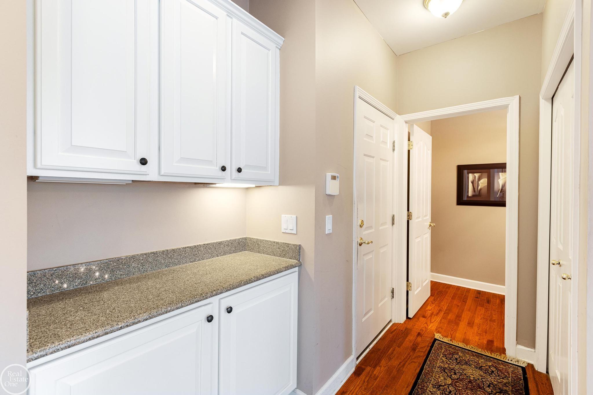 2457 Andover Boulevard Rochester, MI 48306 - Photo 19 of 74