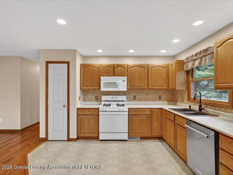 1160 North State Road Belding, MI 48809 - Photo 19 of 77 19-1160-N-State-Rd-Belding-Windowstill