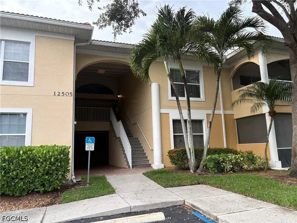 $199,000 | 12505 McGregor Boulevard, Unit 107, Fort Myers, FL 33919