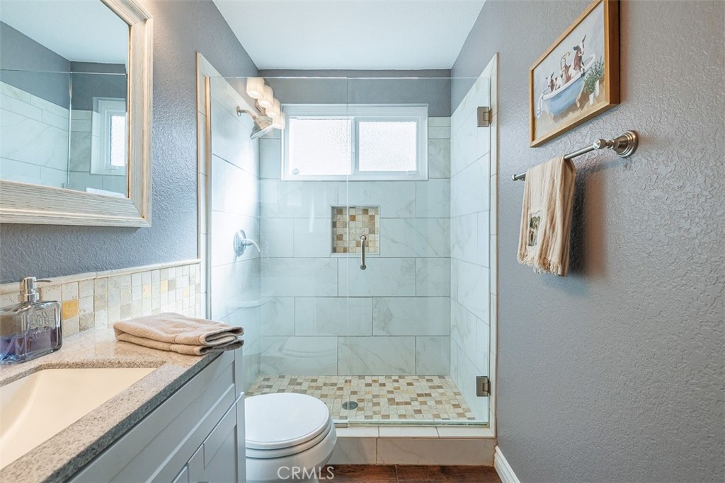 23717 Ballestros Road Murrieta, CA 92562 - Photo 4 of 40 First Floor Full Bath