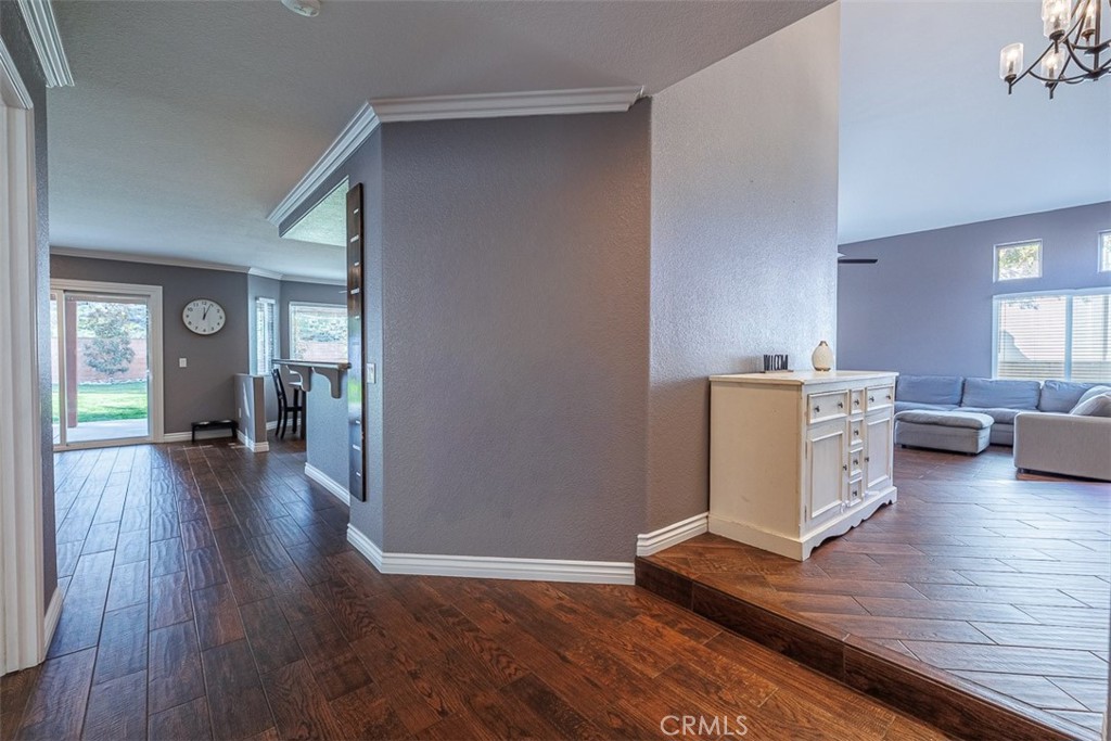 23717 Ballestros Road Murrieta, CA 92562 - Photo 6 of 40