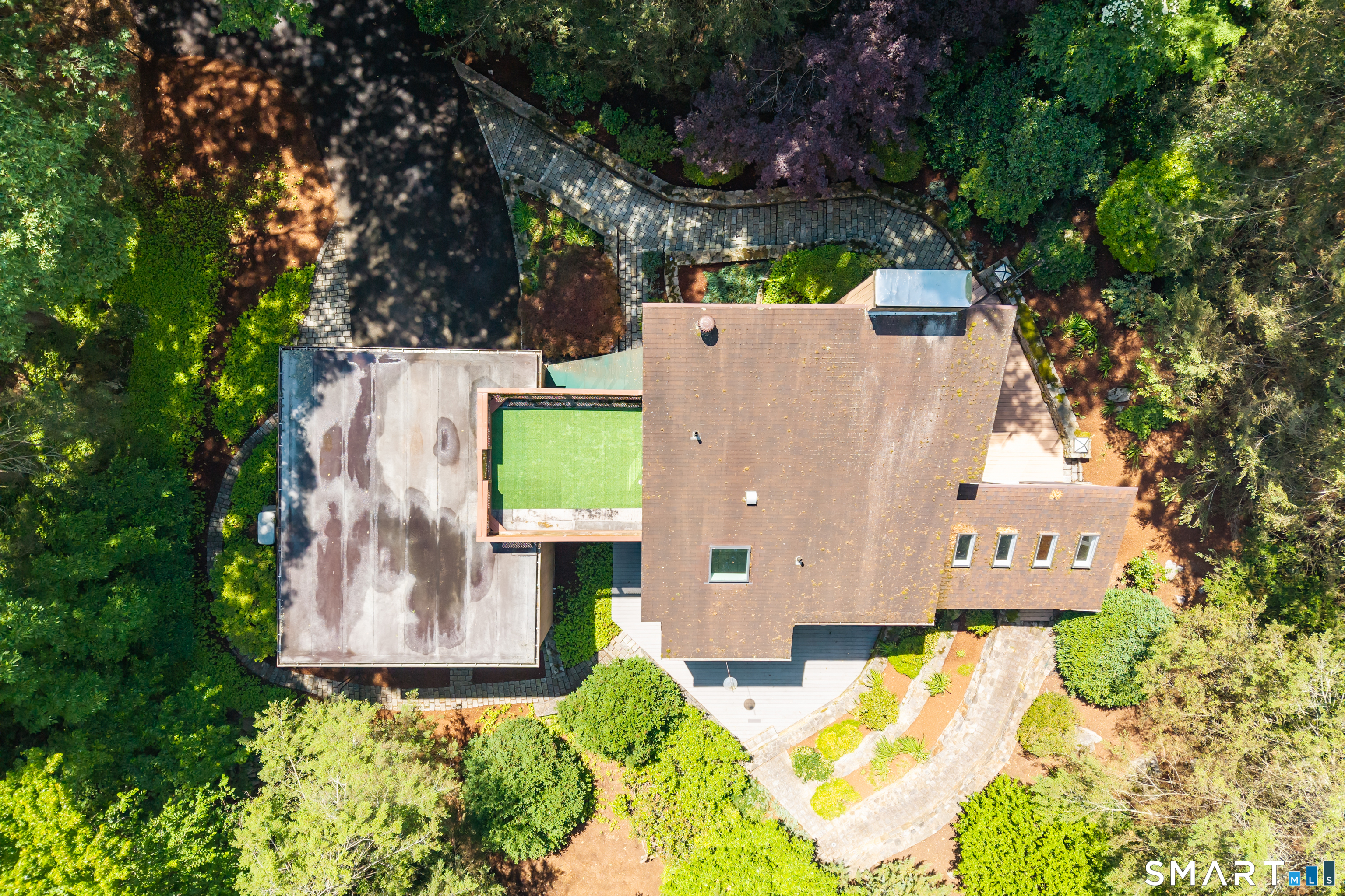 53 Summer Hill Road Madison, CT 06443 - Photo 3 of 29 Aerial shot showing deck off of primary suite