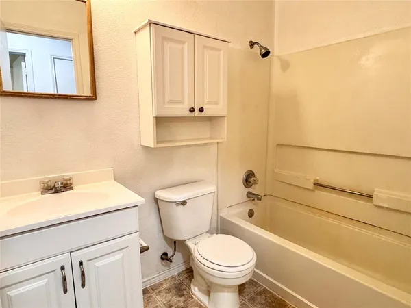 $1,195 | 13116 White Settlement Road, Unit B, Fort Worth, TX 76108