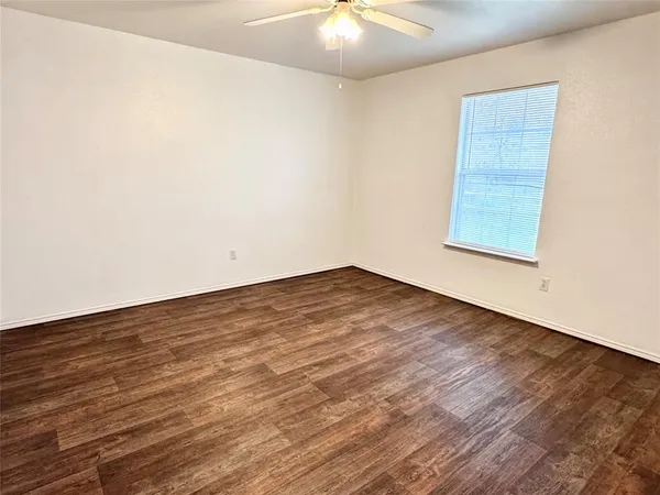 $1,195 | 13116 White Settlement Road, Unit B, Fort Worth, TX 76108