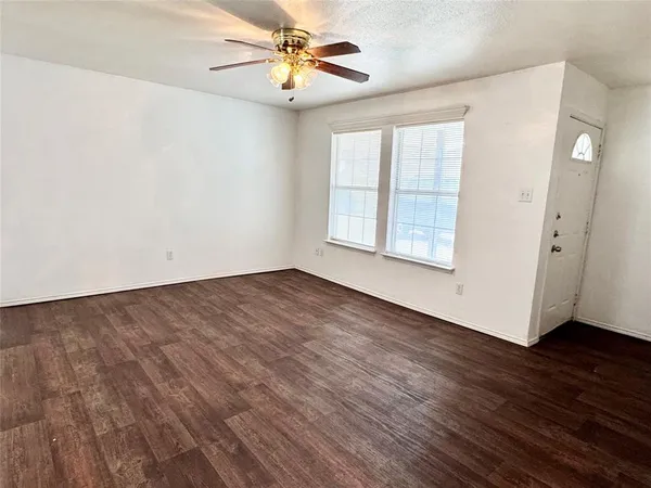 $1,195 | 13116 White Settlement Road, Unit B, Fort Worth, TX 76108