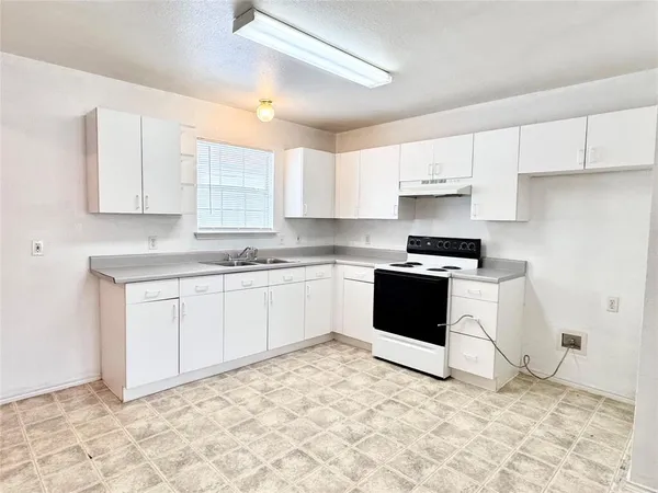 $1,195 | 13116 White Settlement Road, Unit B, Fort Worth, TX 76108