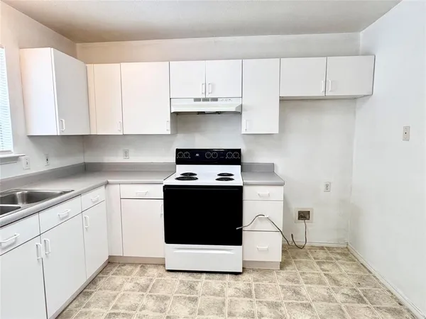 $1,195 | 13116 White Settlement Road, Unit B, Fort Worth, TX 76108