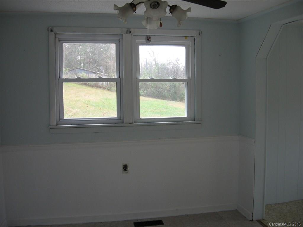 895 Bee Tree Road Swannanoa, NC 28778 - Photo 11 of 17 Gallery Image 11