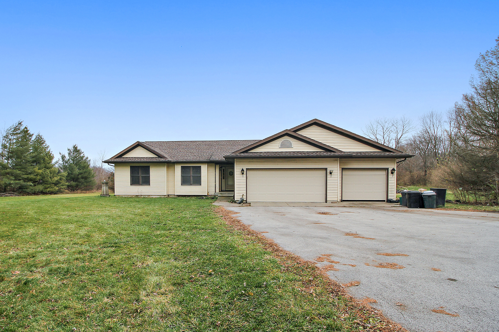 6475 South 1000 Road East Chebanse, IL 60922 - Photo 1 of 27