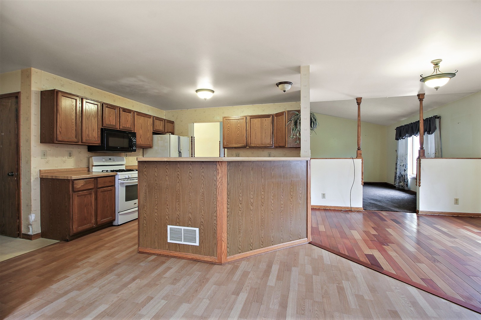 6475 South 1000 Road East Chebanse, IL 60922 - Photo 6 of 27
