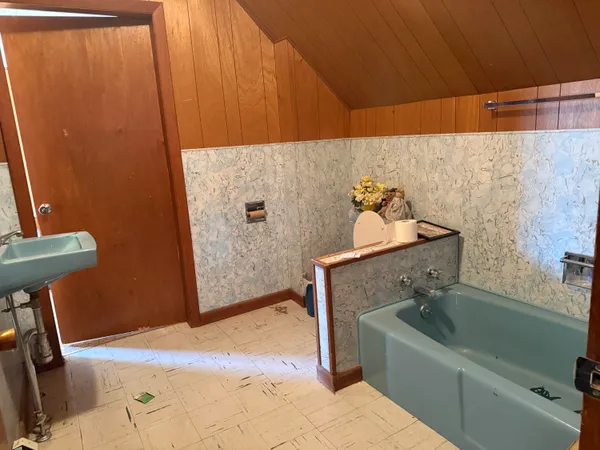 $82,500 | 262 Main Street, Mattawamkeag, ME 04459