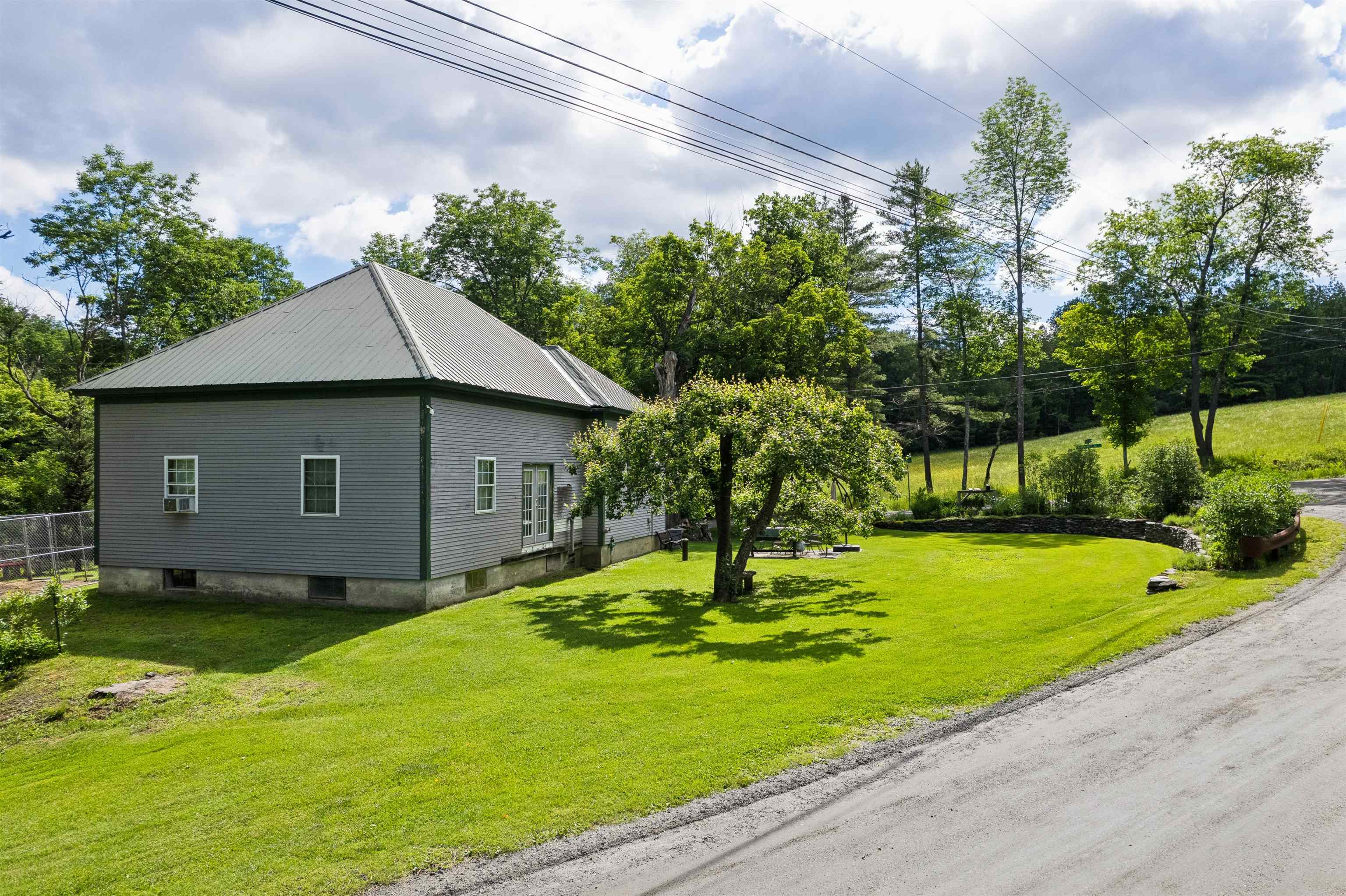 2556 Church Hill Road Woodstock, VT 05091 - Photo 4 of 32 Gallery Image 4
